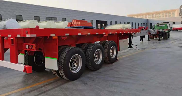 Tri Axle Blade Lifters Extendable Trailer for Sale in Vietnam