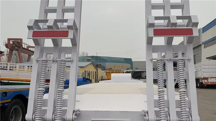Tri Axle Low Bed Trailer for Sale In Tanzania