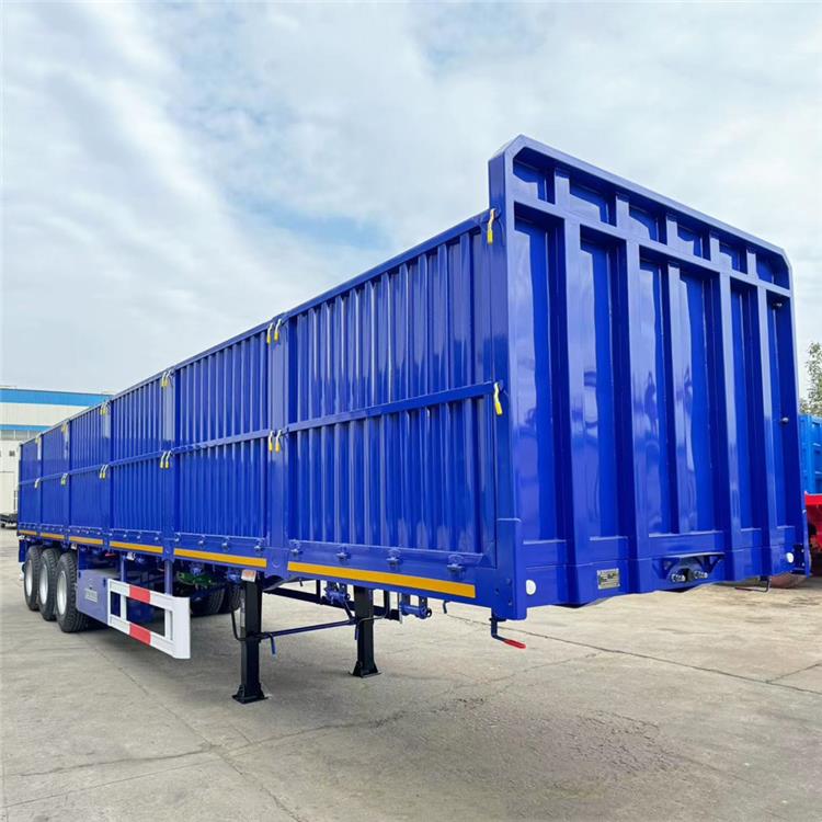 Triaxle Trailer with Board