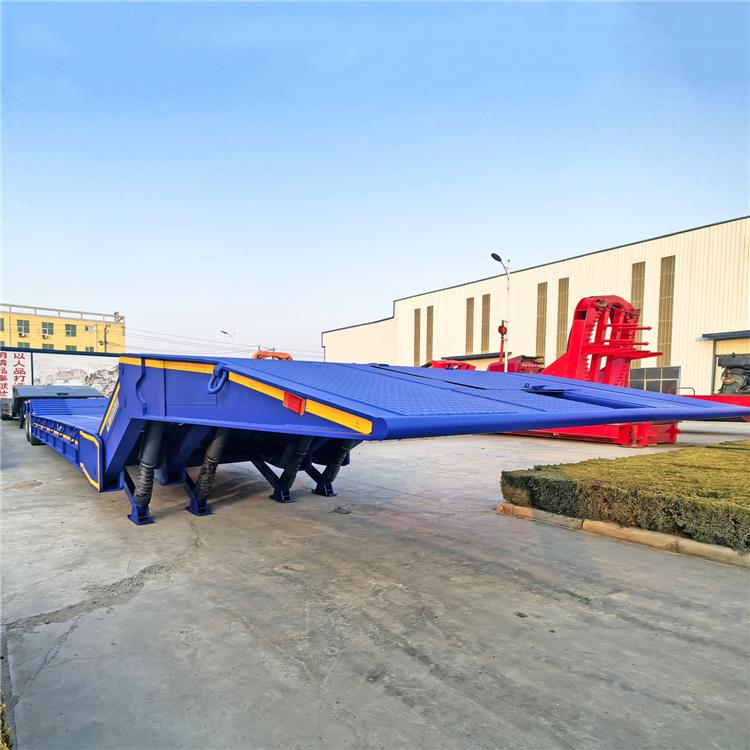 Bhachu Folding Gooseneck Trailer